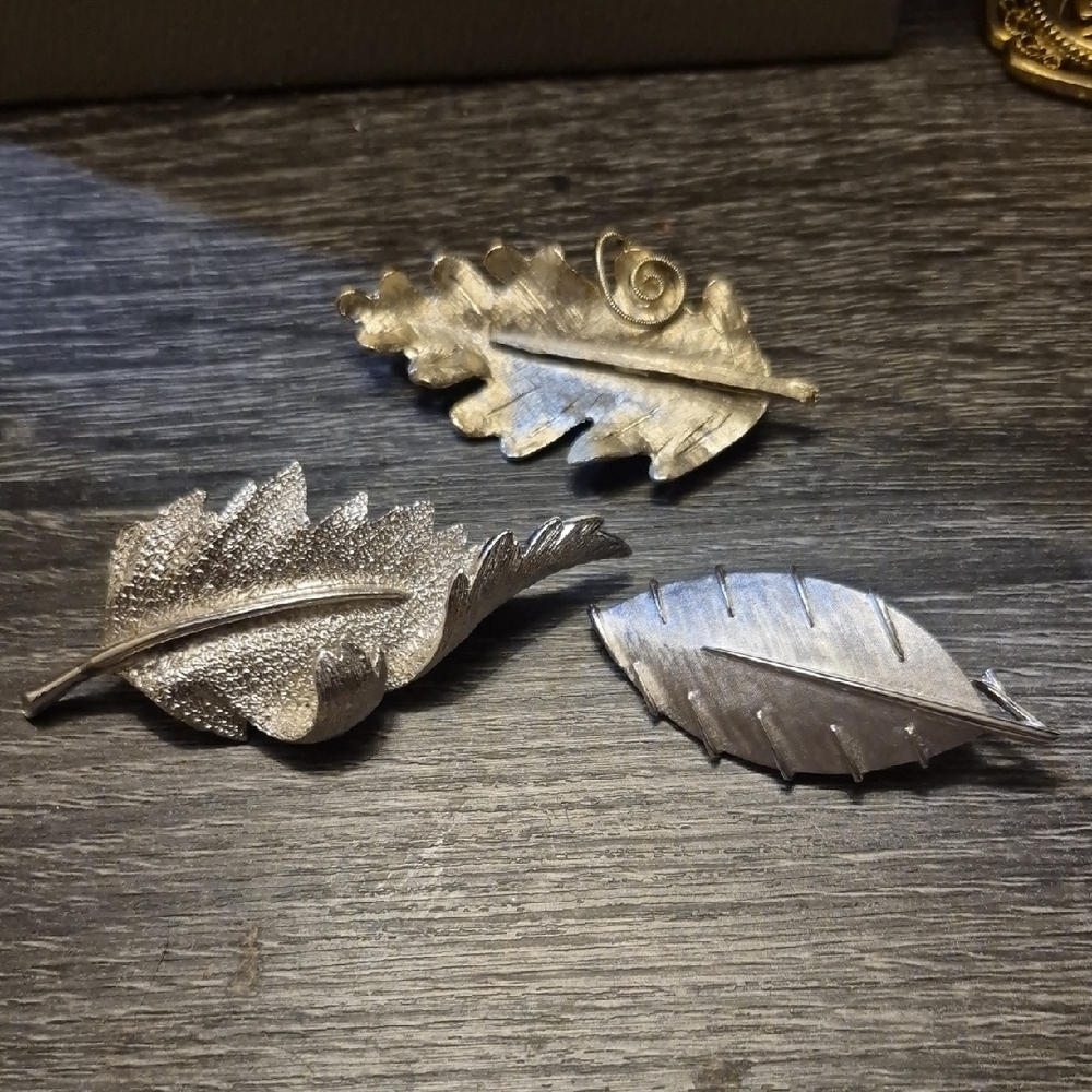 Vintage Signed Brooch Bundle Fall Leaf Bundle Bsk… - image 1